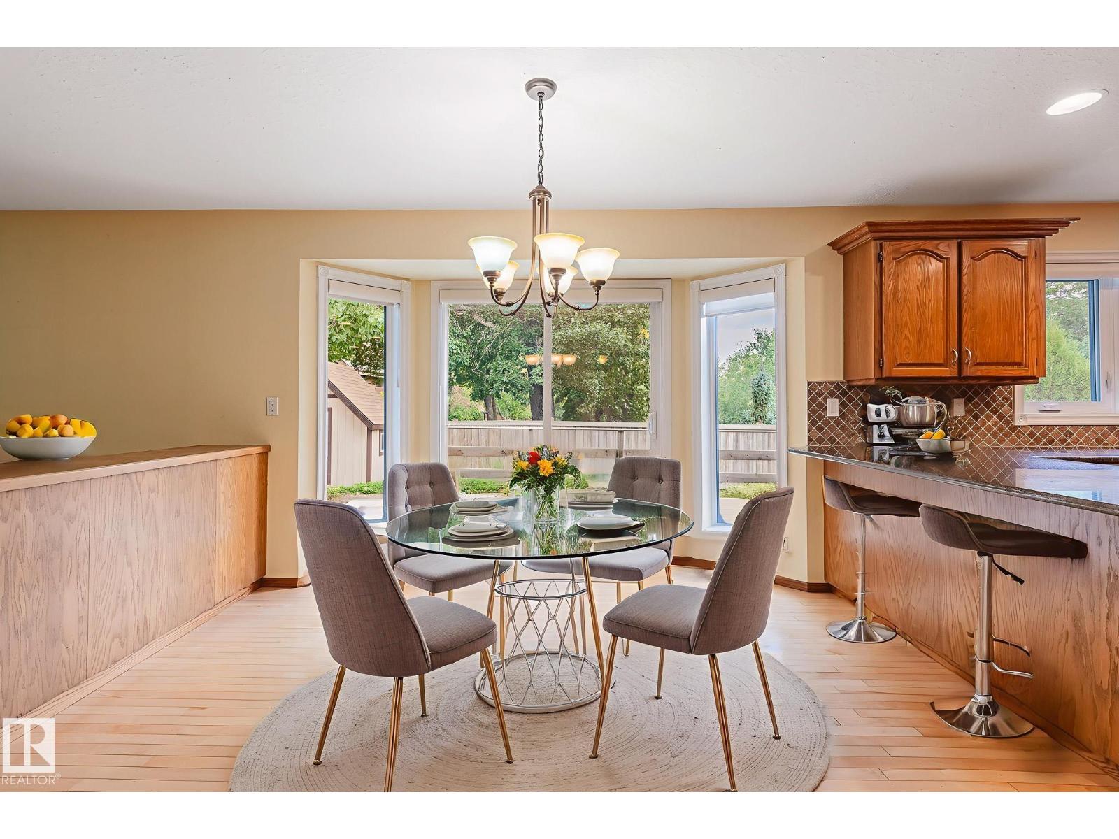 Photo 8 of 103 Wolf Willow Cr Nw, Edmonton AB