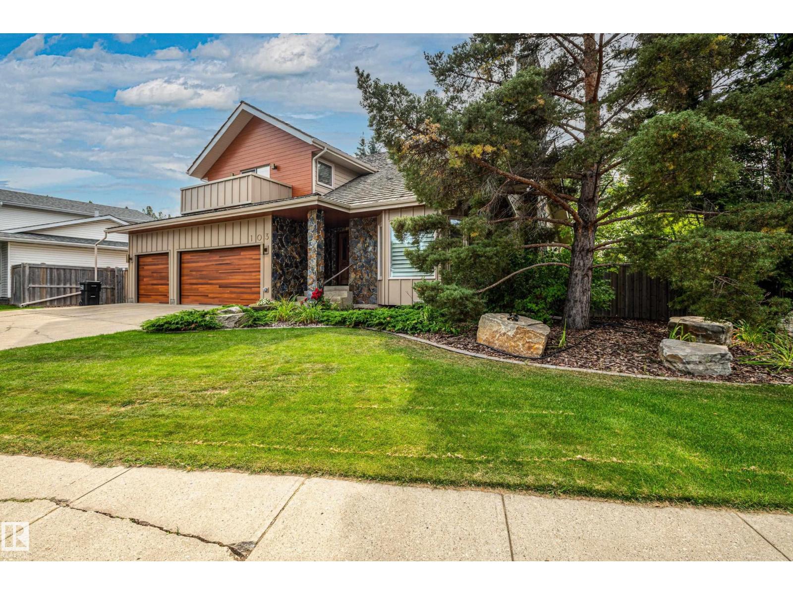 Photo 2 of 103 Wolf Willow Cr Nw, Edmonton AB