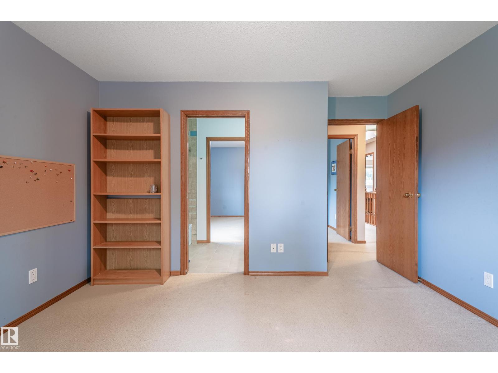 Photo 24 of 103 Wolf Willow Cr Nw, Edmonton AB
