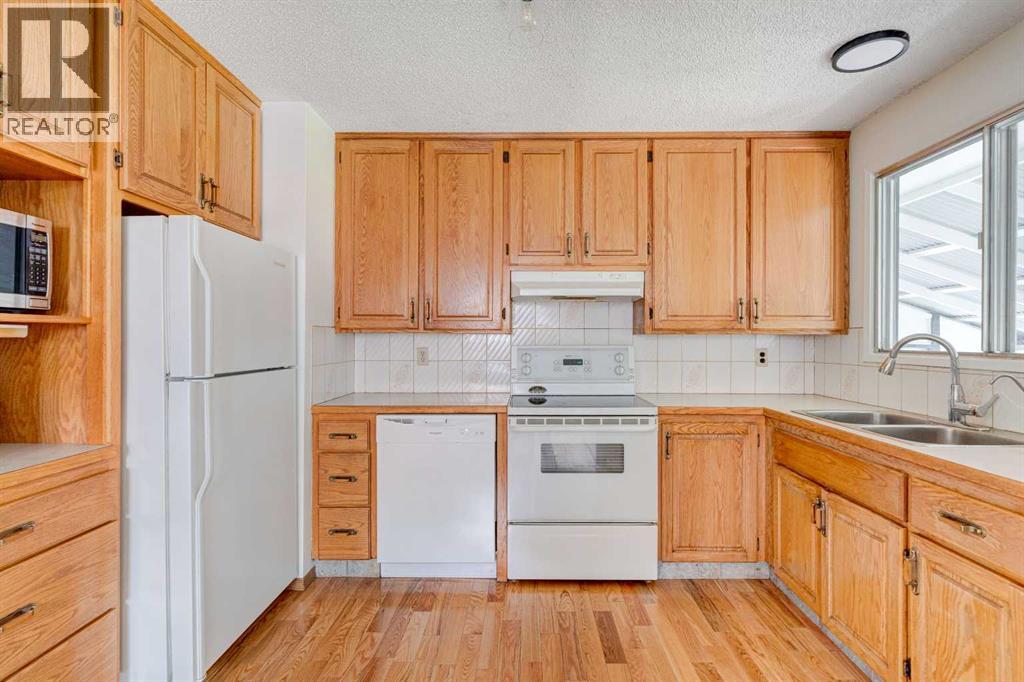 Photo 9 of 113 Hawkey Crescent Ne, Airdrie AB