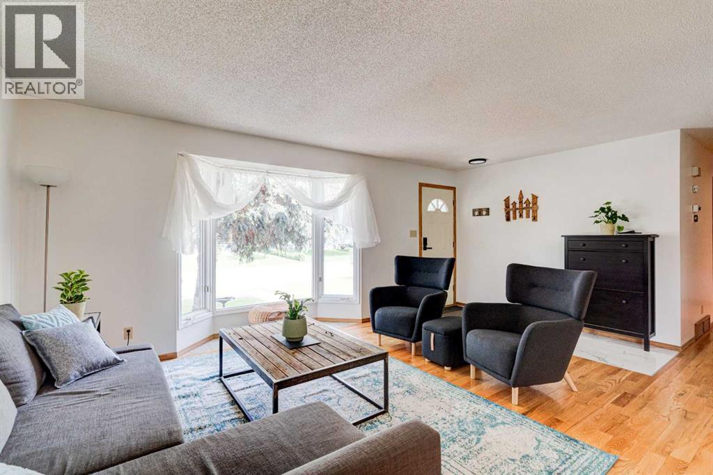 Photo 7 of 113 Hawkey Crescent Ne, Airdrie AB
