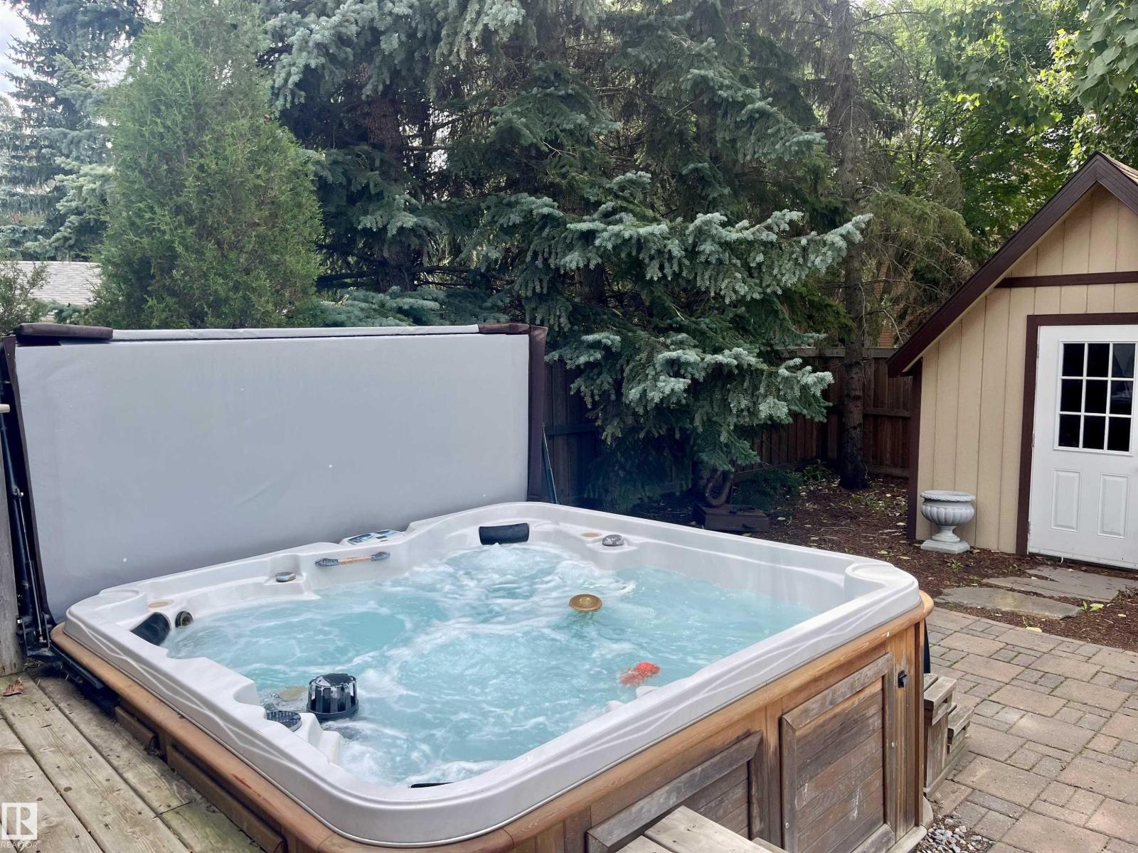 Photo 43 of 103 Wolf Willow Cr Nw, Edmonton AB