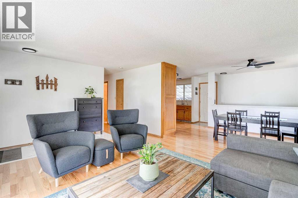 Photo 6 of 113 Hawkey Crescent Ne, Airdrie AB