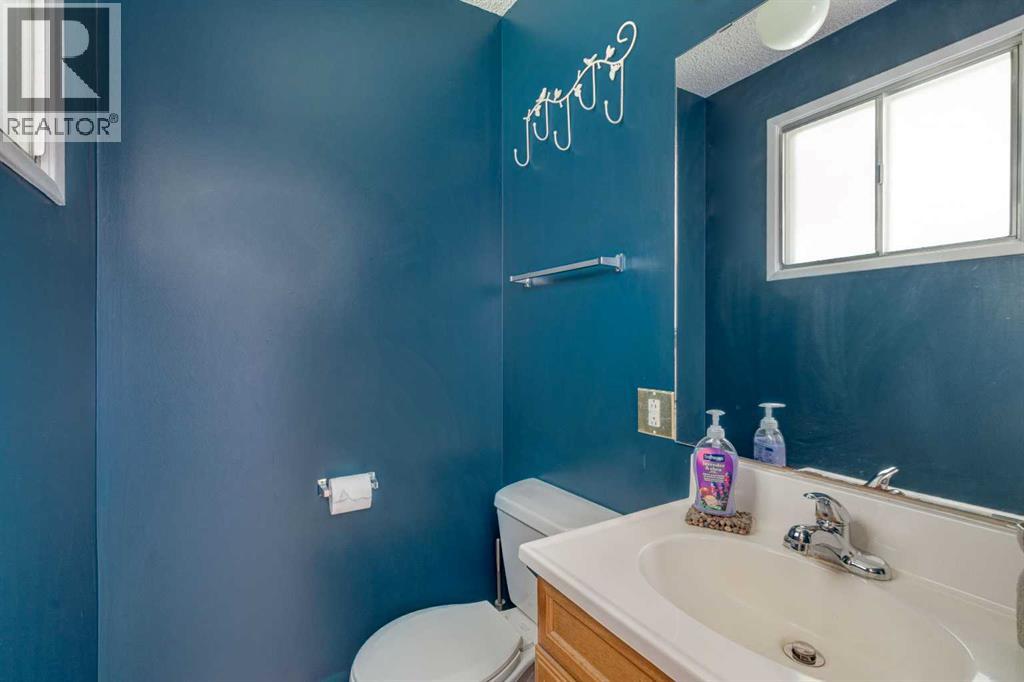 Photo 20 of 113 Hawkey Crescent Ne, Airdrie AB