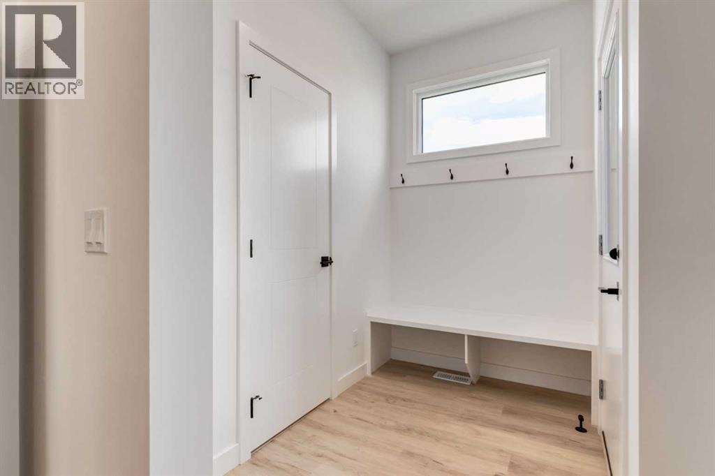 Photo 13 of 403 Clydesdale Avenue, Cochrane AB