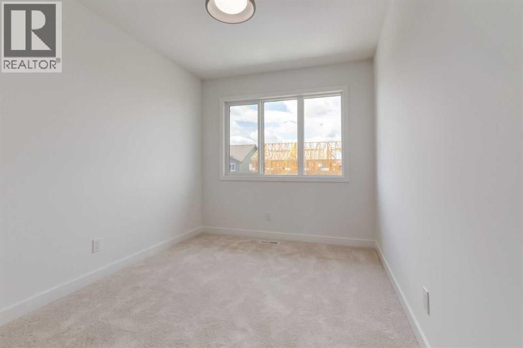 Photo 33 of 403 Clydesdale Avenue, Cochrane AB