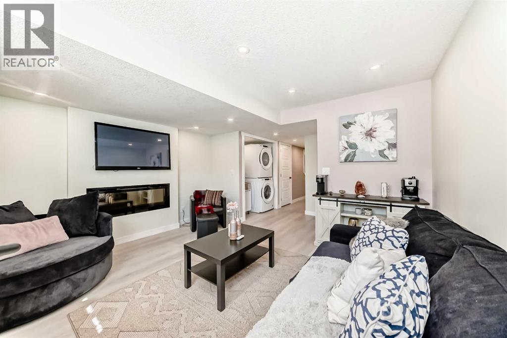 Photo 38 of 154 Chinook Gate Boulevard, Airdrie AB
