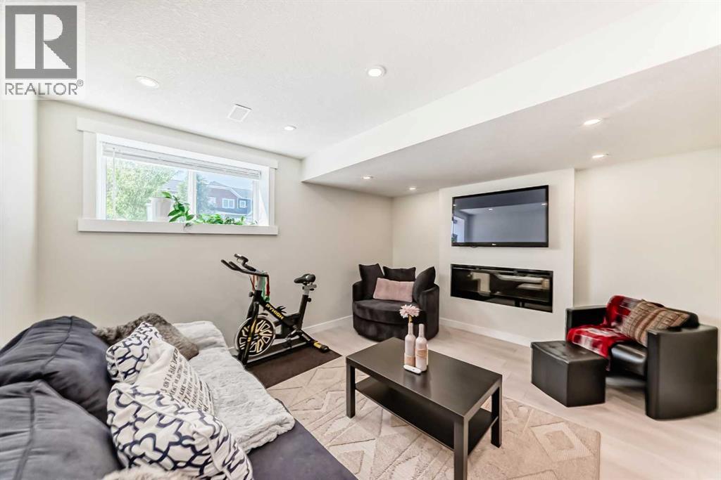 Photo 37 of 154 Chinook Gate Boulevard, Airdrie AB