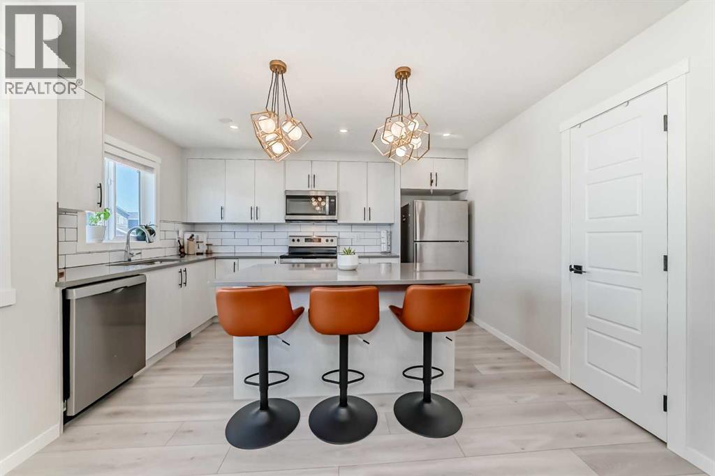 Photo 9 of 154 Chinook Gate Boulevard, Airdrie AB