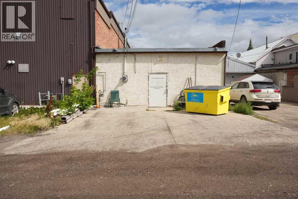 Photo 3 of 4912 50 Avenue, Olds AB