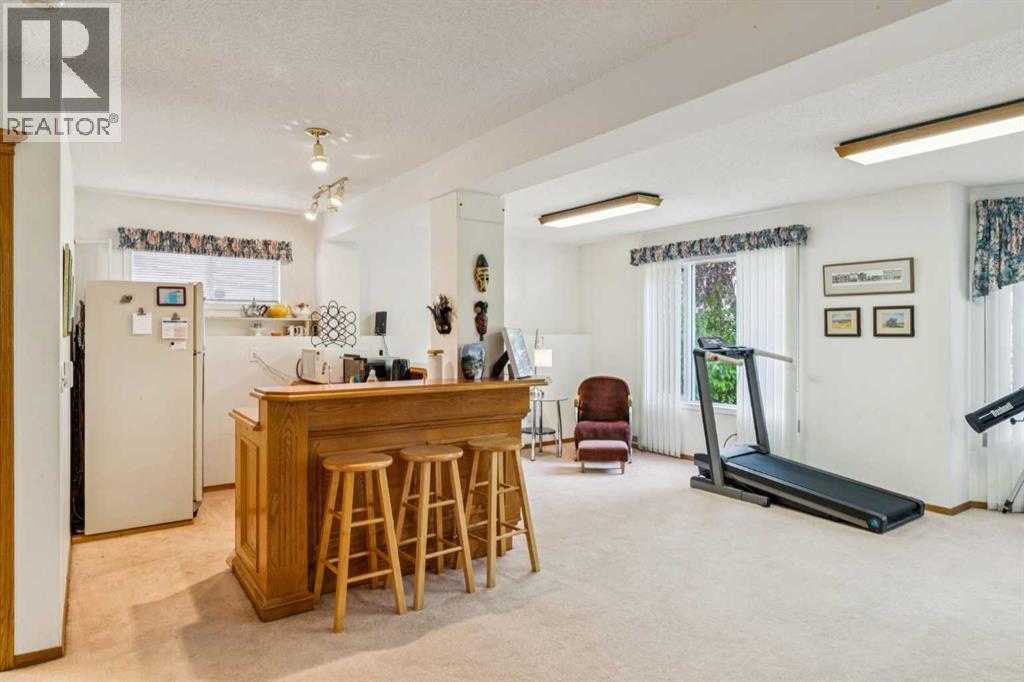 Photo 22 of 44 Valley Meadow Close Nw, Calgary AB