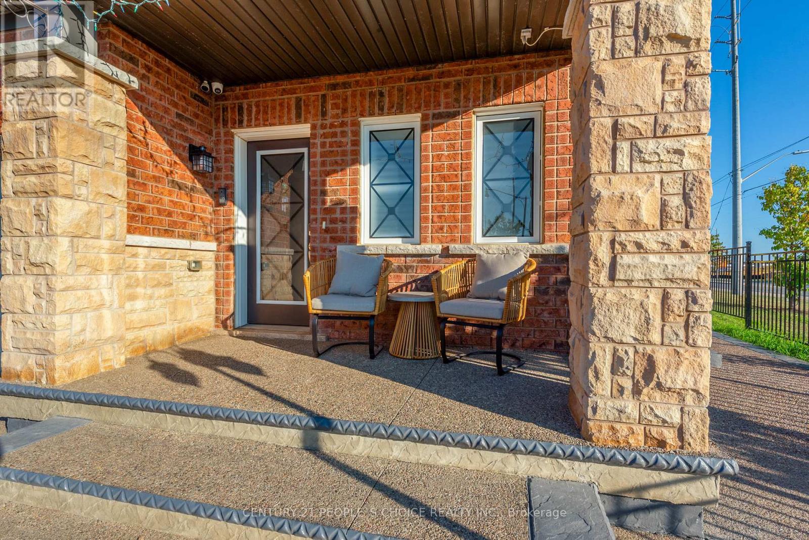 Photo 2 of 40 Stedford Crescent, Brampton ON