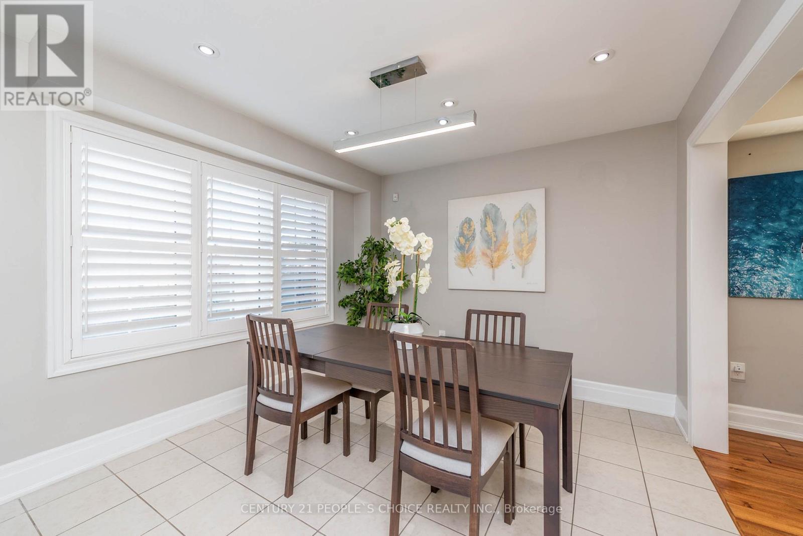 Photo 12 of 40 Stedford Crescent, Brampton ON