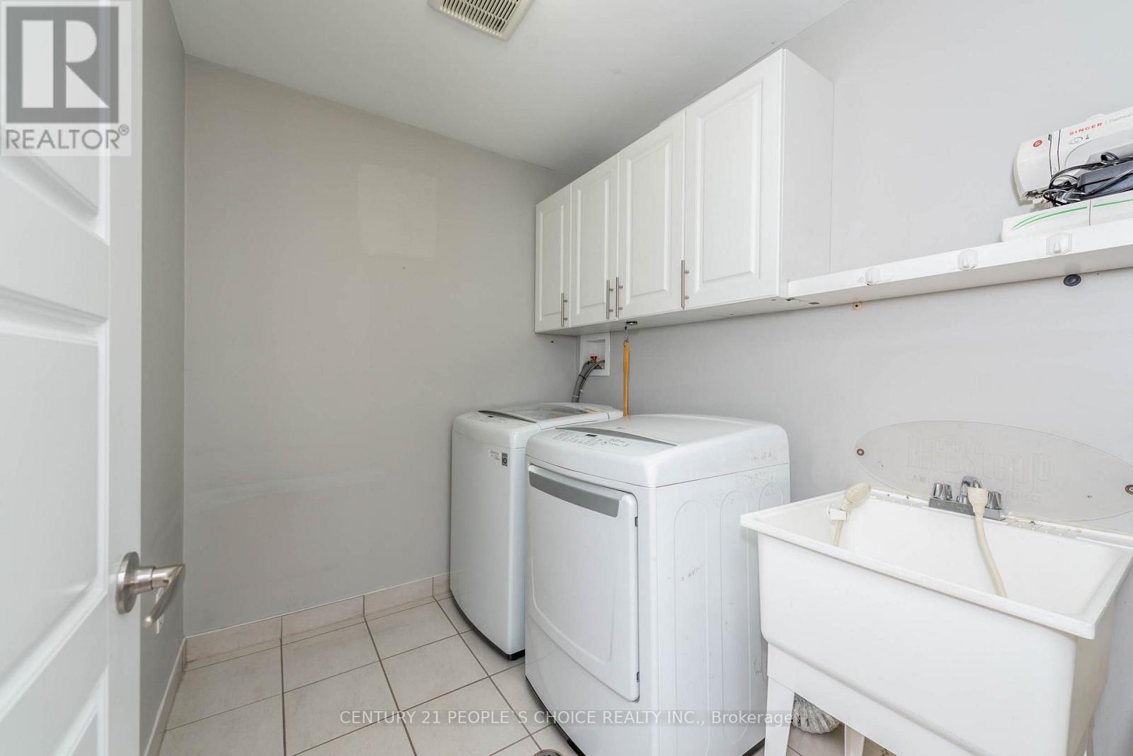 Photo 23 of 40 Stedford Crescent, Brampton ON
