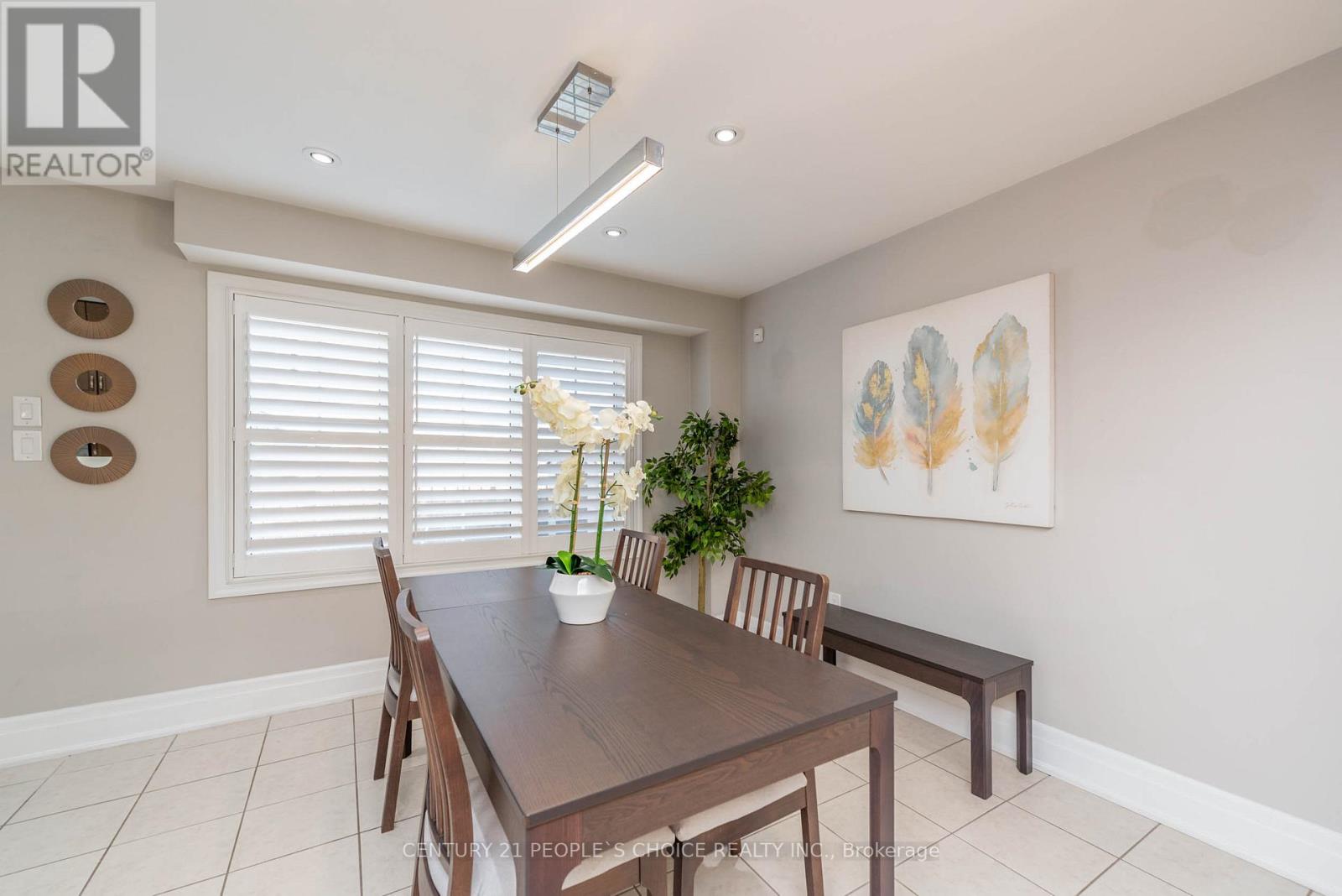 Photo 11 of 40 Stedford Crescent, Brampton ON