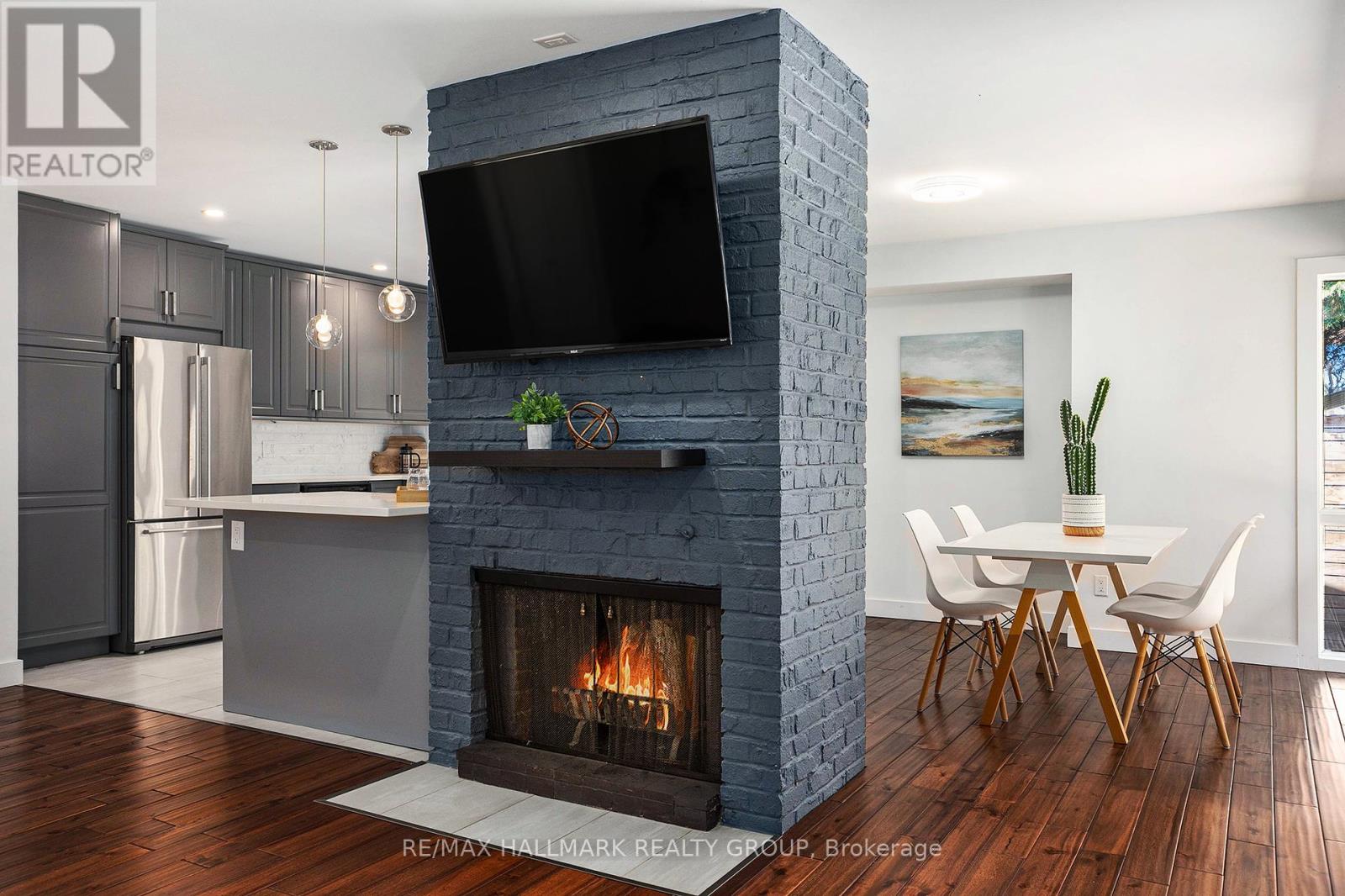 Photo 12 of 70 Varley Drive, Ottawa ON