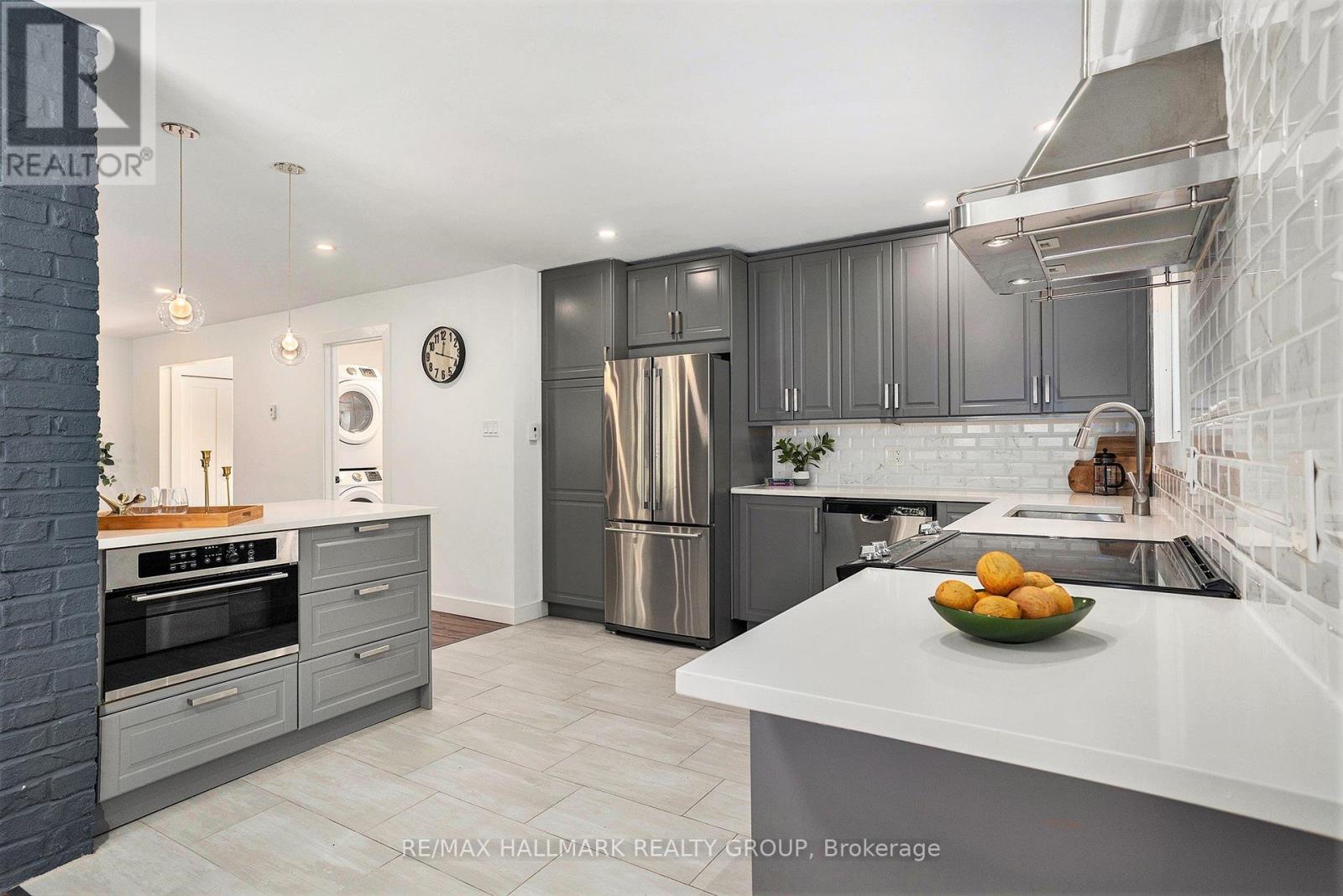 Photo 9 of 70 Varley Drive, Ottawa ON