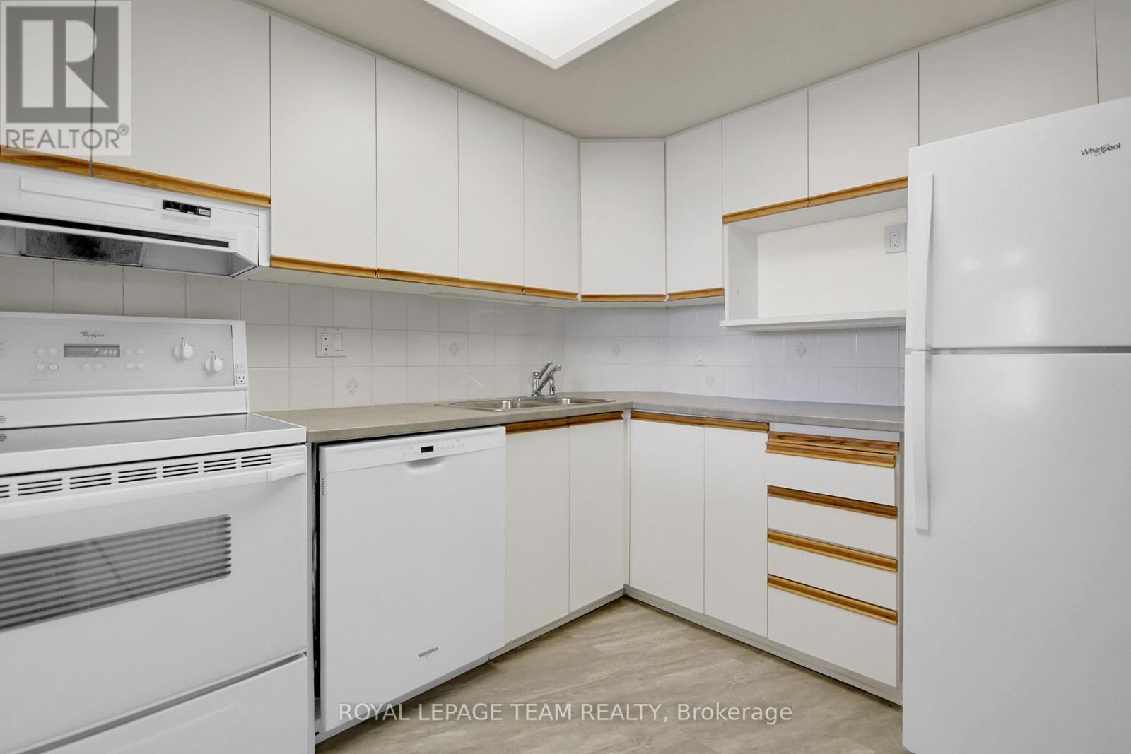 Photo 19 of 804 100 Grant Carman Drive, Ottawa ON