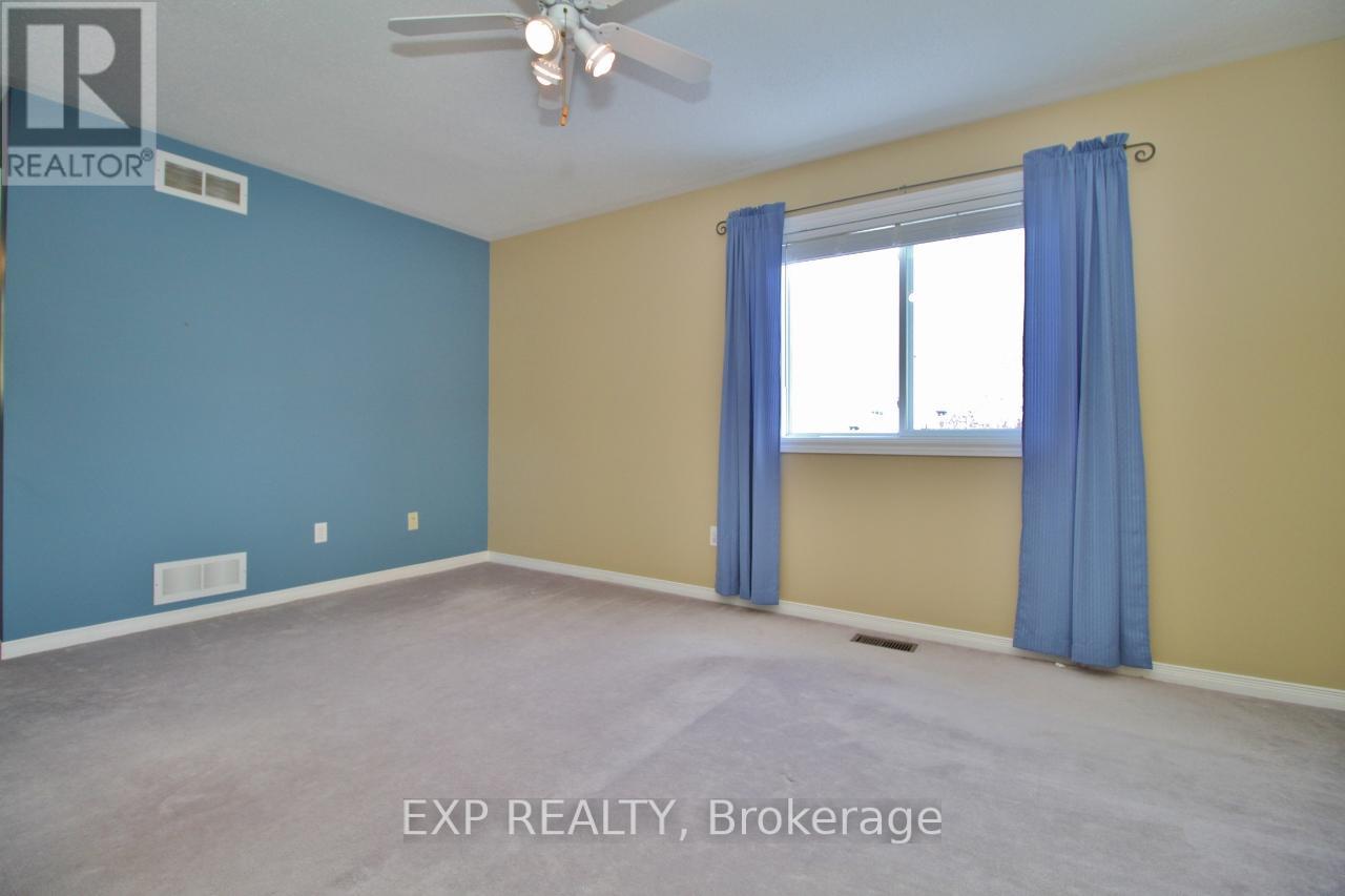 Photo 14 of 2127 Lauzon Street, Ottawa ON