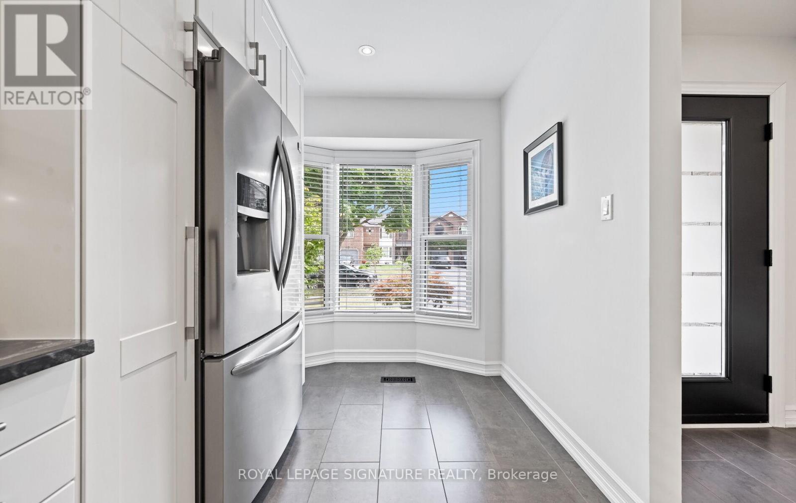 Photo 12 of 2048 Chrisdon Road, Burlington ON