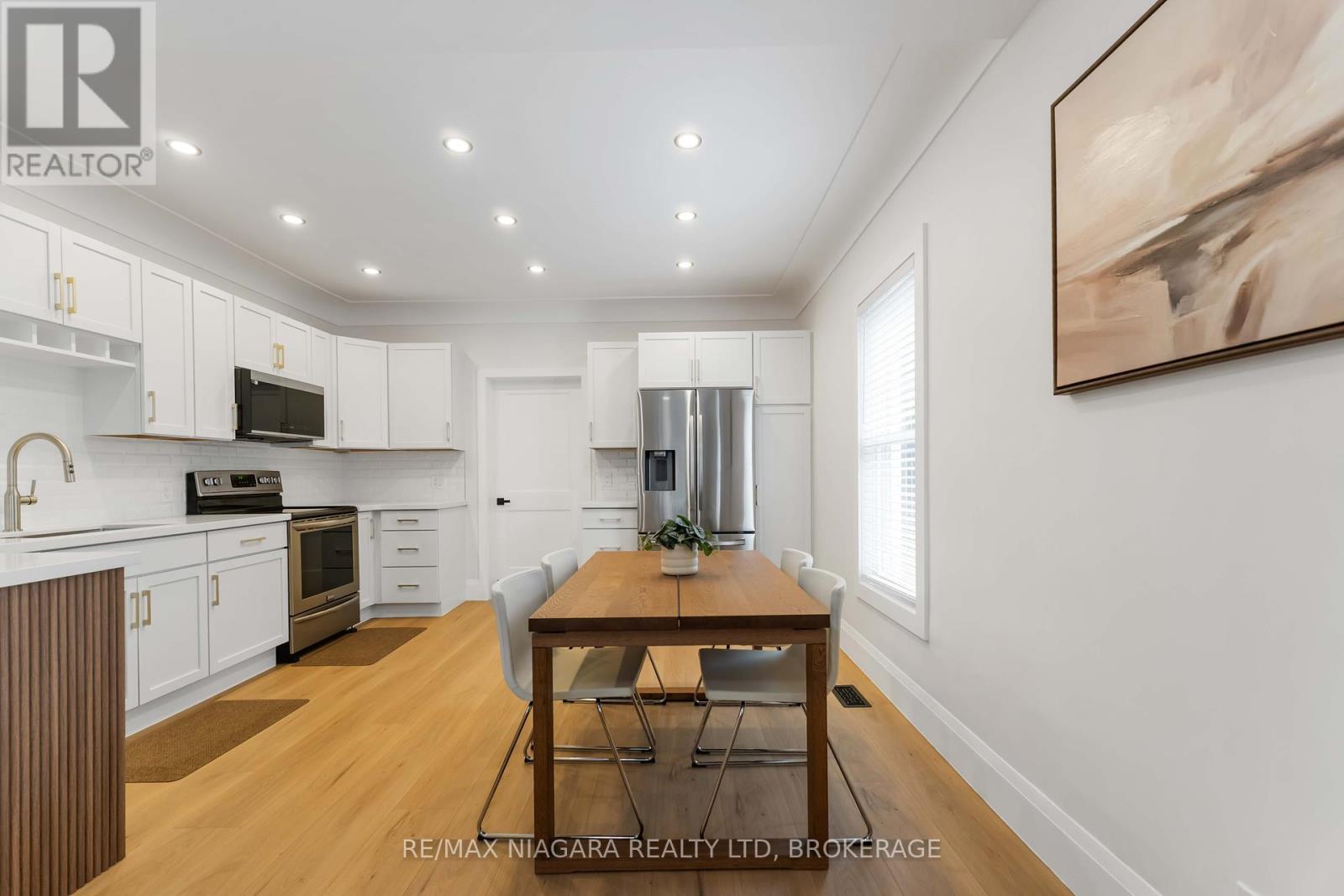 Photo 11 of 4367 Ontario Street, Lincoln ON
