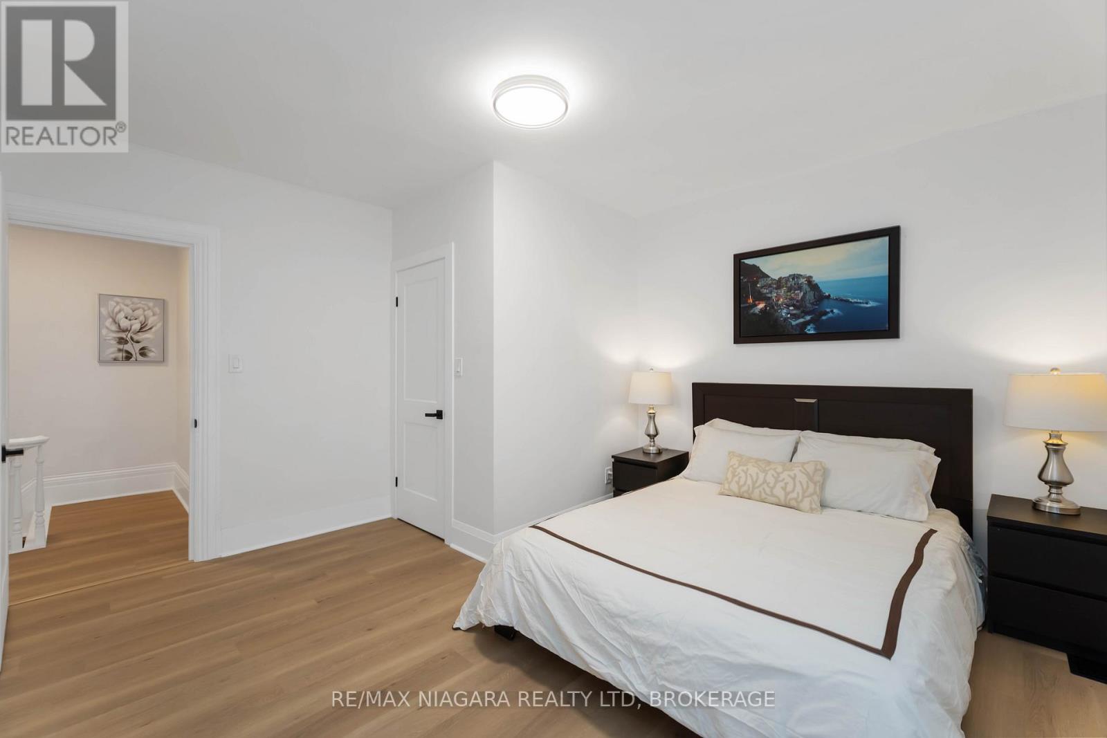 Photo 16 of 4367 Ontario Street, Lincoln ON