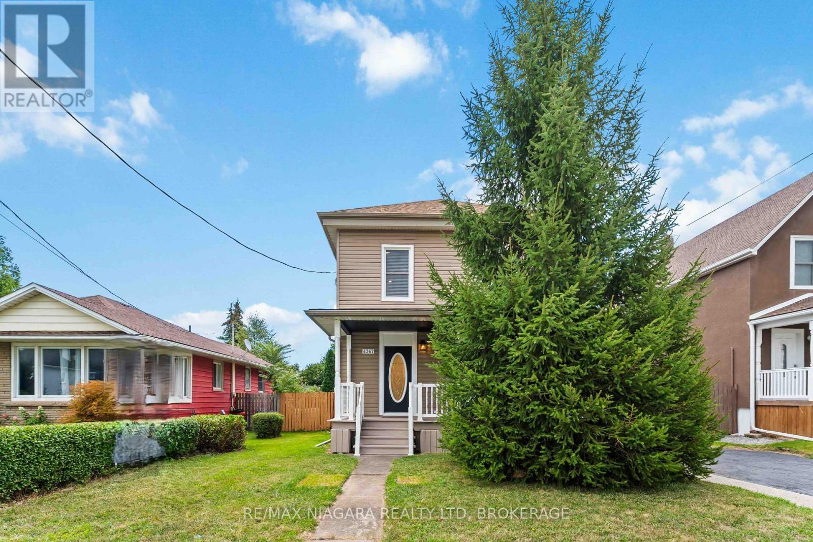 Photo 2 of 4367 Ontario Street, Lincoln ON