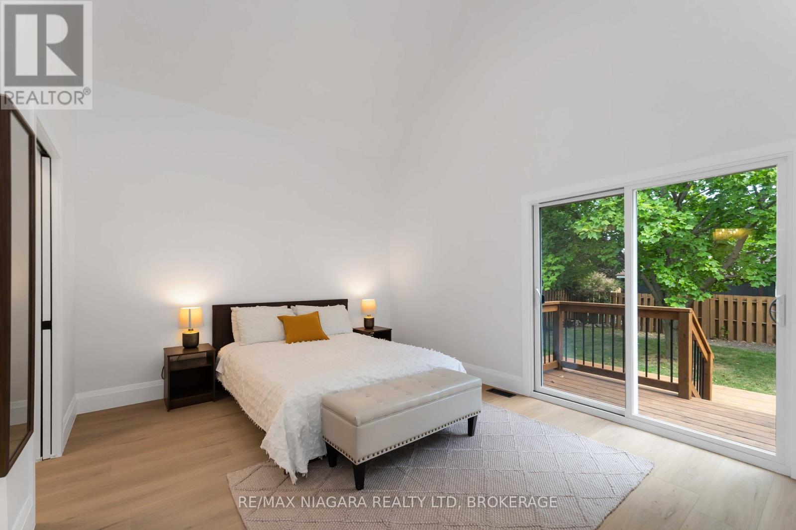 Photo 24 of 4367 Ontario Street, Lincoln ON