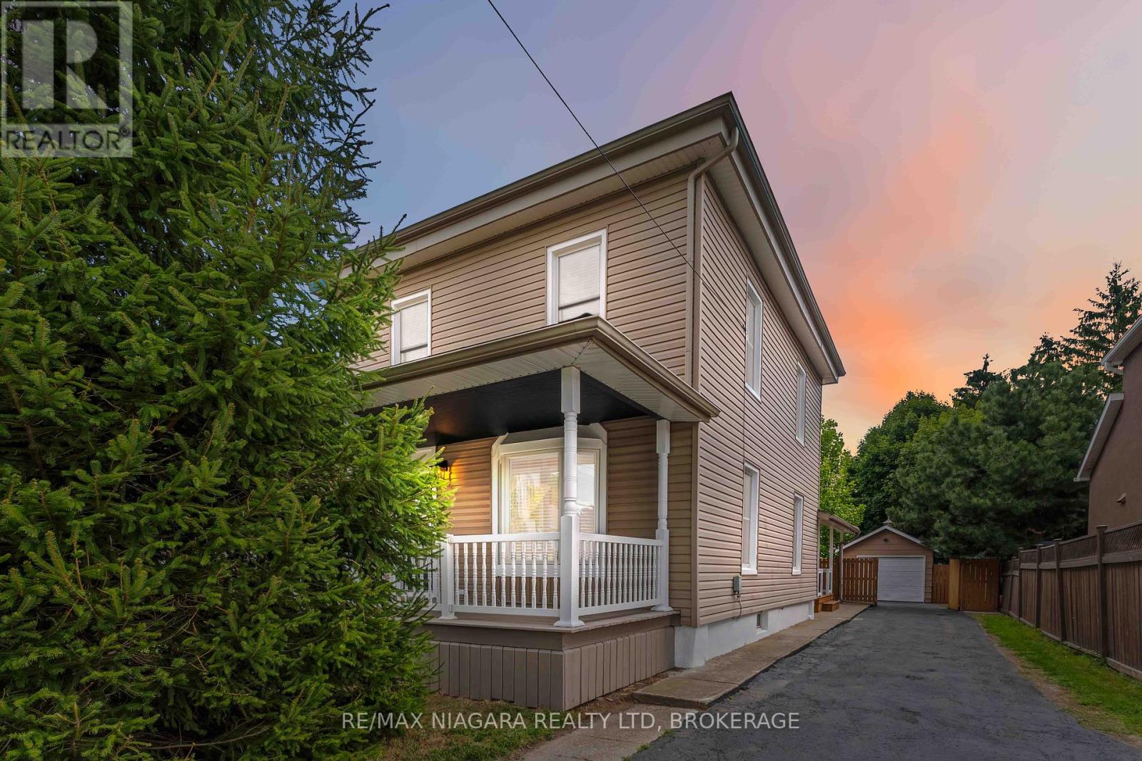 Photo 3 of 4367 Ontario Street, Lincoln ON