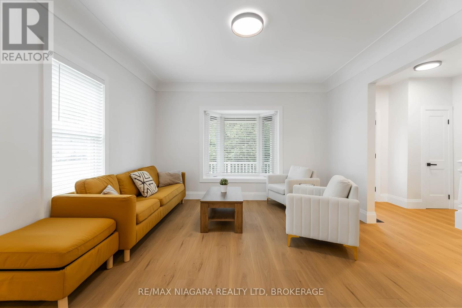 Photo 9 of 4367 Ontario Street, Lincoln ON