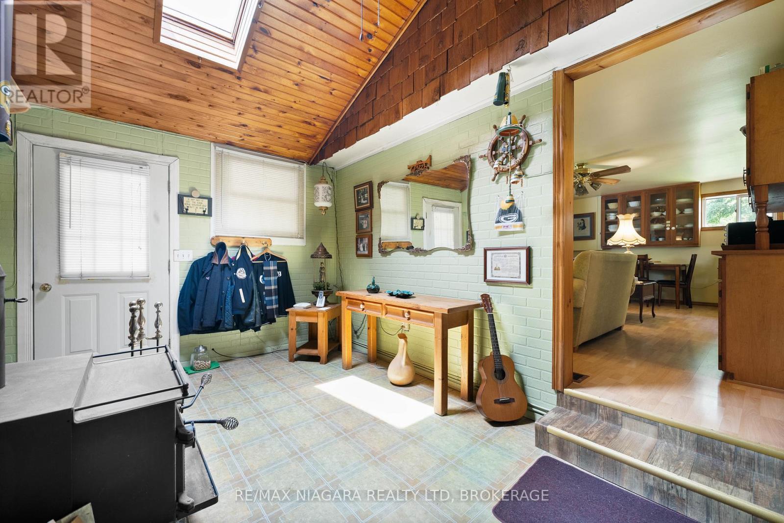 Photo 10 of 527 Pinecrest Road, Port Colborne ON