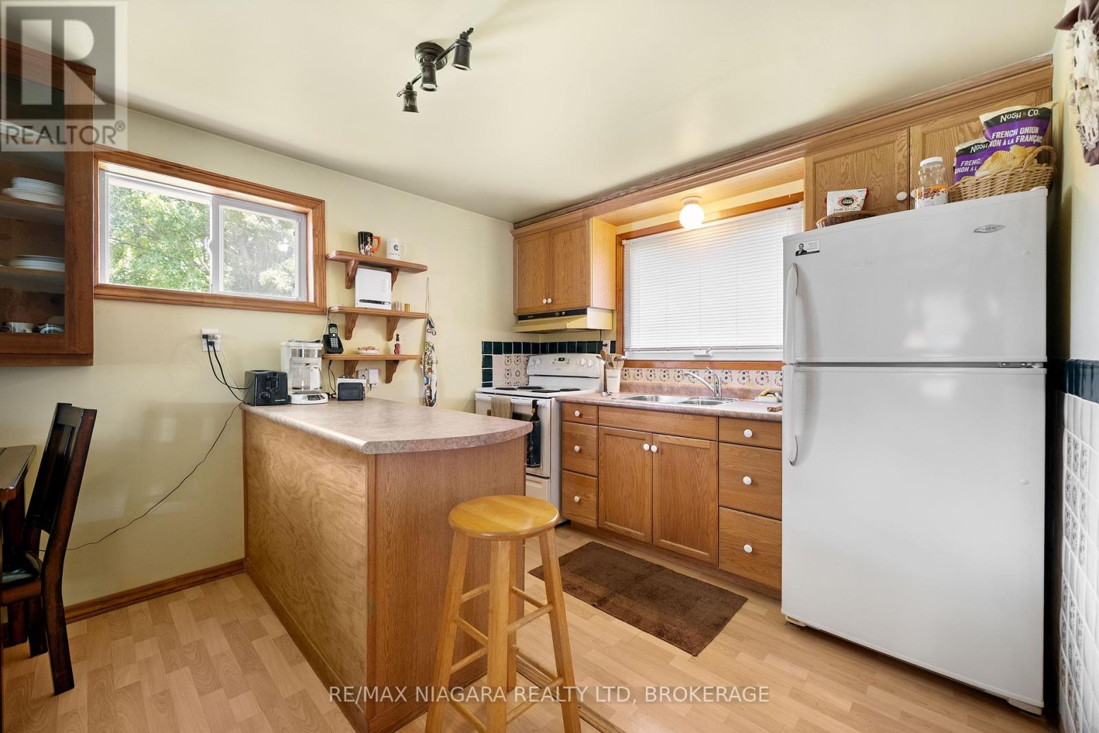 Photo 14 of 527 Pinecrest Road, Port Colborne ON