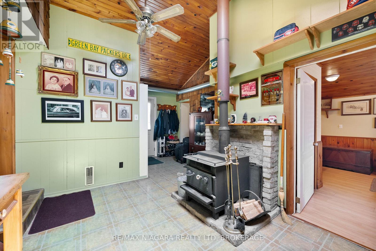 Photo 9 of 527 Pinecrest Road, Port Colborne ON