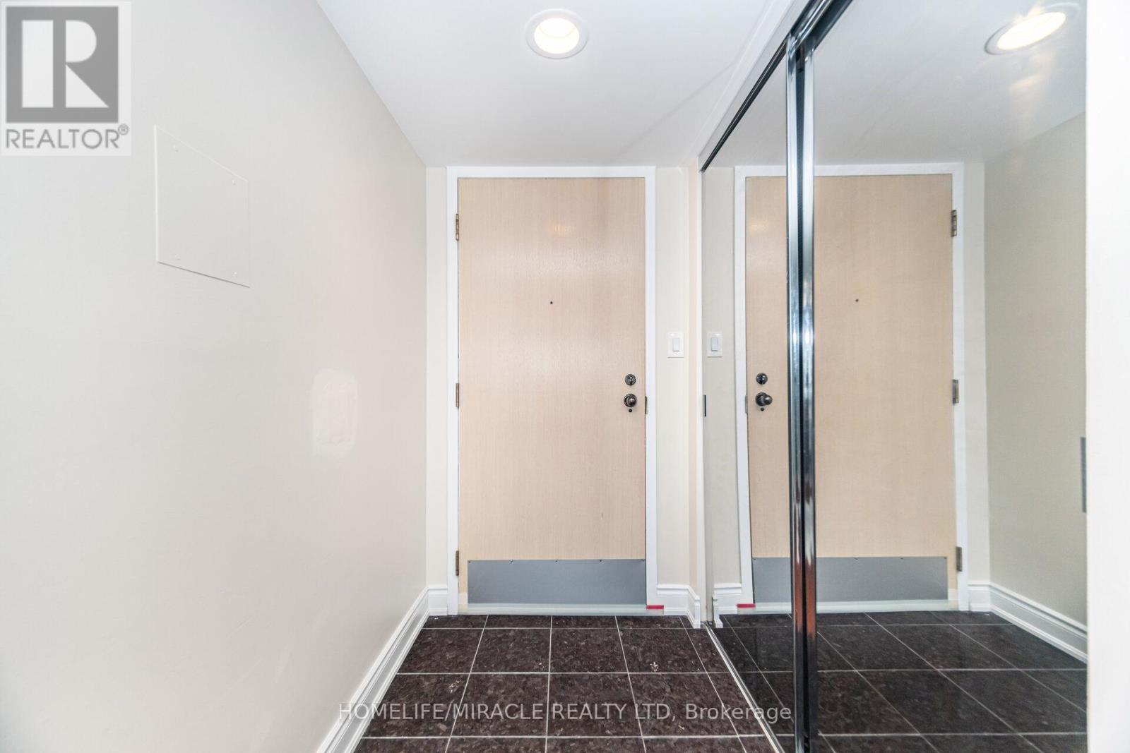 Photo 10 of 1701 50 Eglinton Avenue W, Mississauga ON