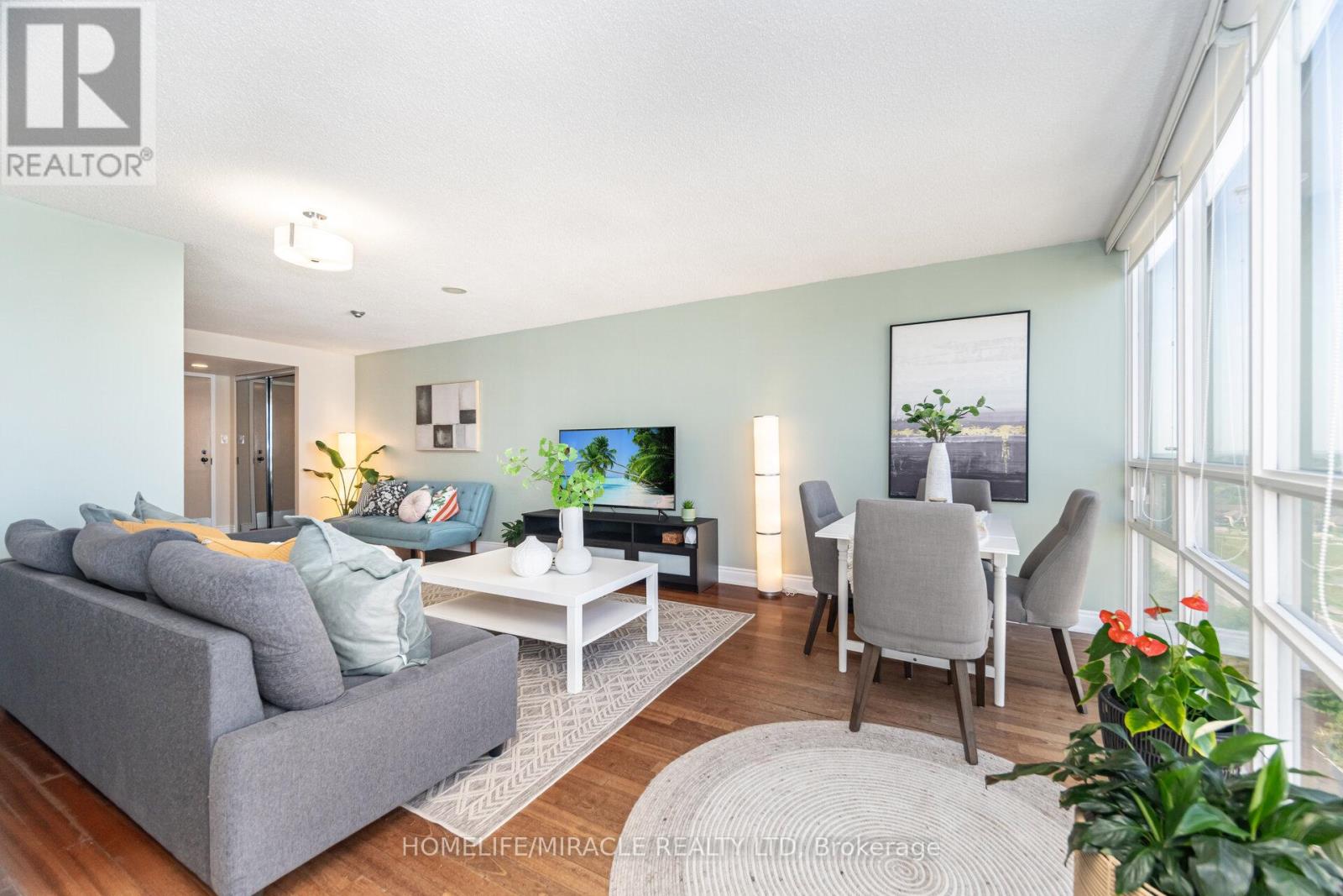 Photo 14 of 1701 50 Eglinton Avenue W, Mississauga ON