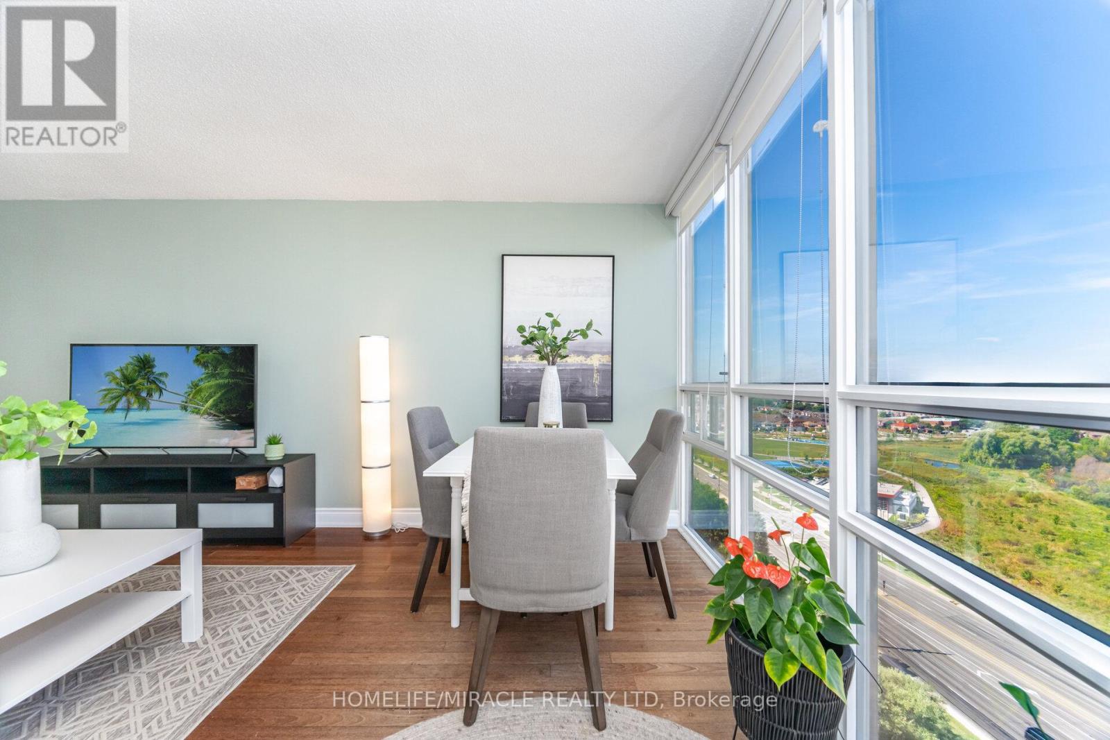 Photo 17 of 1701 50 Eglinton Avenue W, Mississauga ON