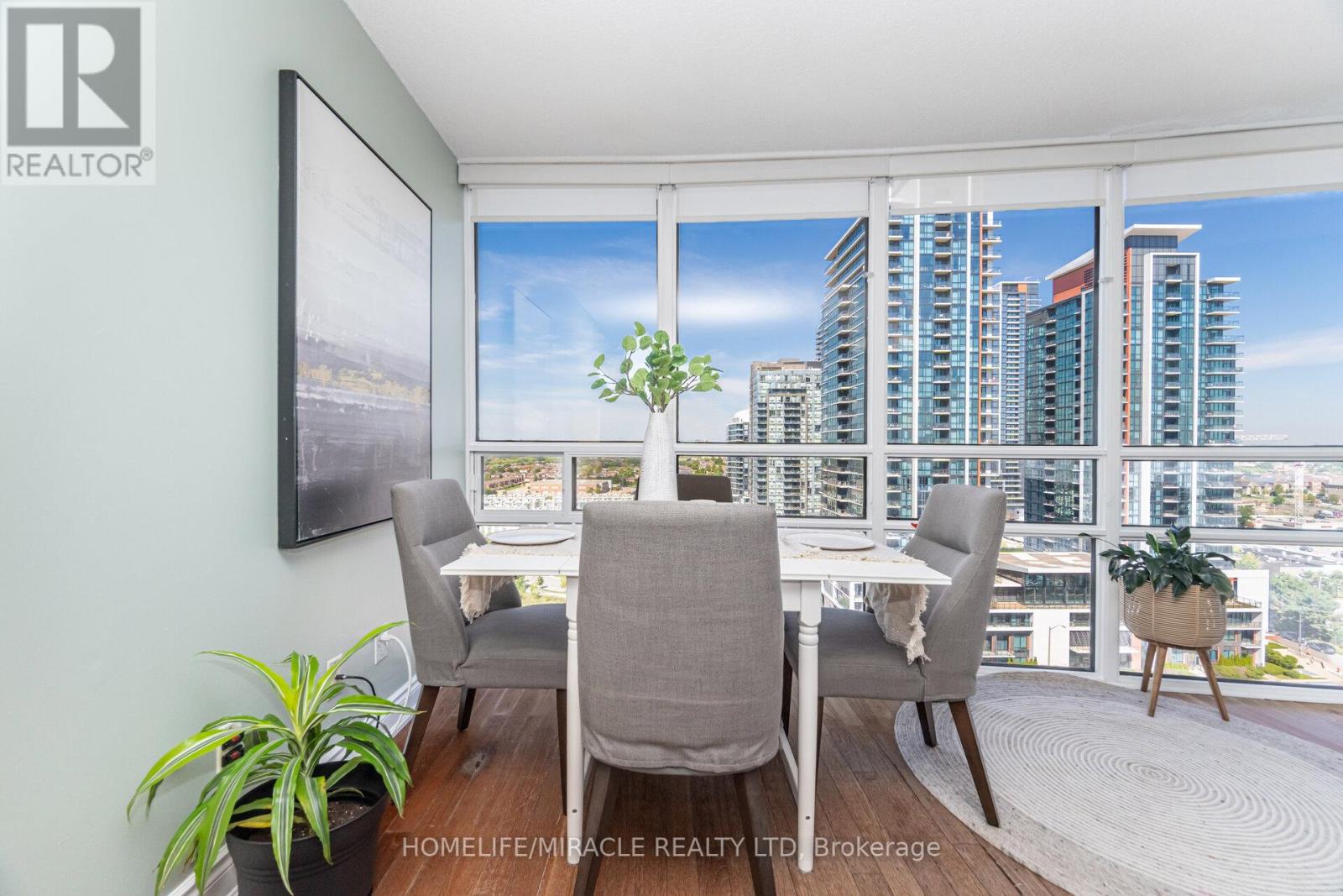Photo 18 of 1701 50 Eglinton Avenue W, Mississauga ON