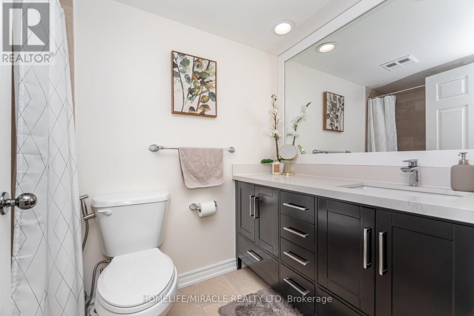Photo 37 of 1701 50 Eglinton Avenue W, Mississauga ON