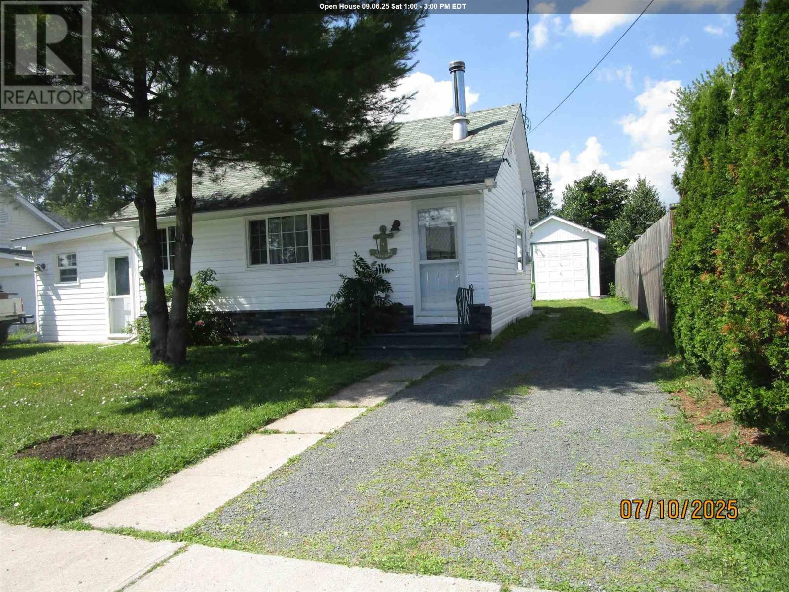Photo 1 of 64 Curran Dr, Sault Ste Marie ON