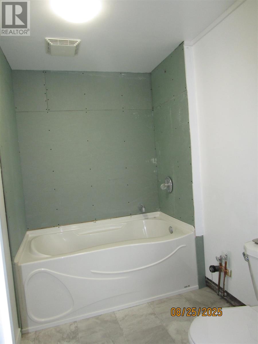 Photo 20 of 64 Curran Dr, Sault Ste Marie ON