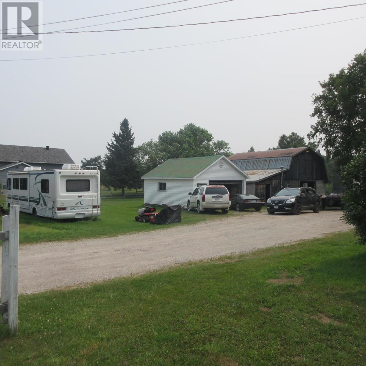 Photo 3 of 3389 Second Lin W, Prince Township ON