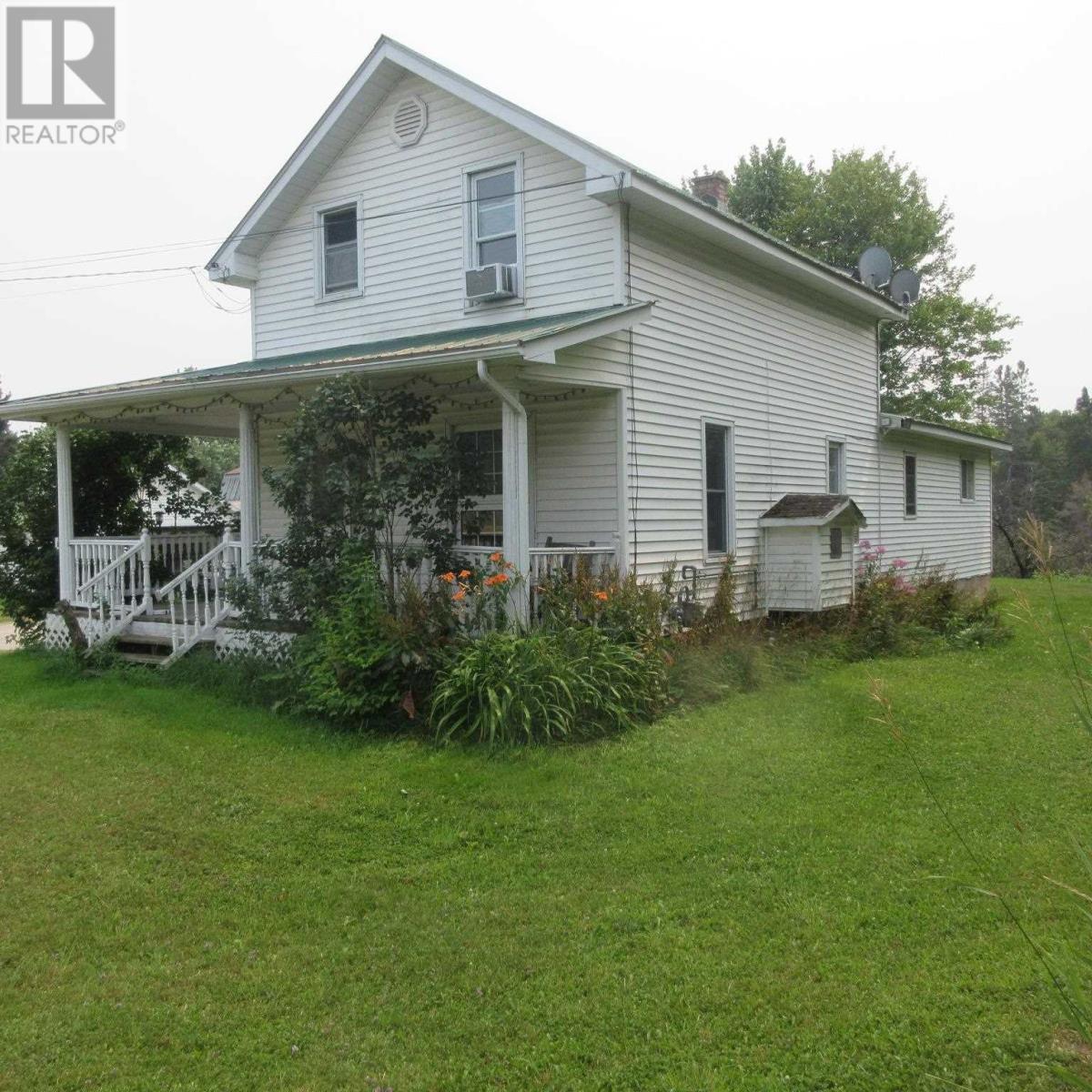 Photo 4 of 3389 Second Lin W, Prince Township ON