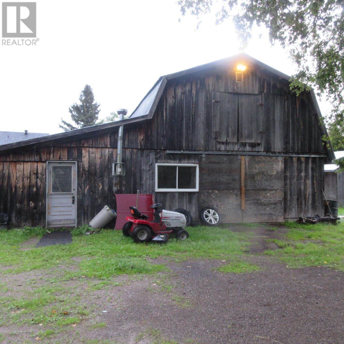 Photo 7 of 3389 Second Lin W, Prince Township ON