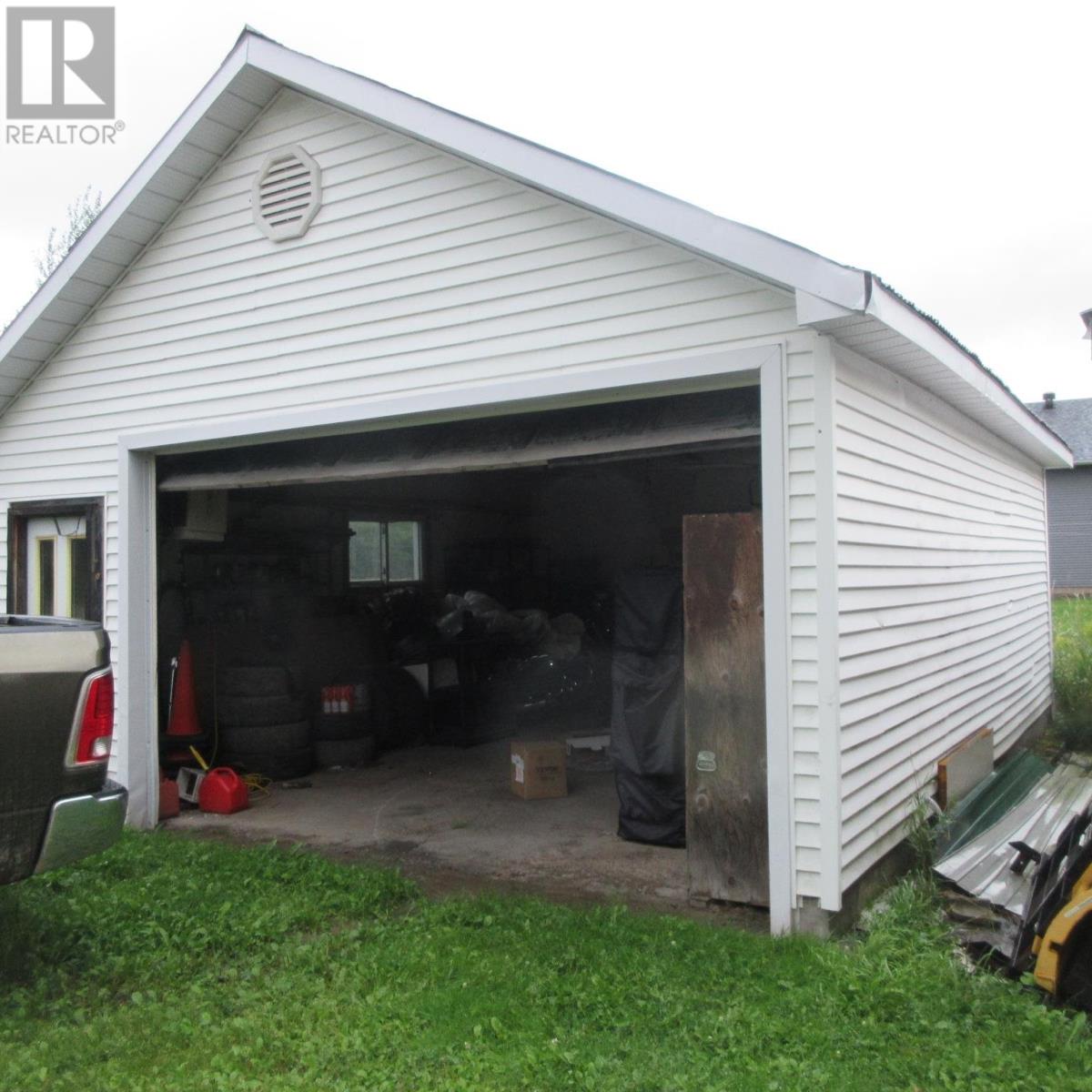 Photo 6 of 3389 Second Lin W, Prince Township ON