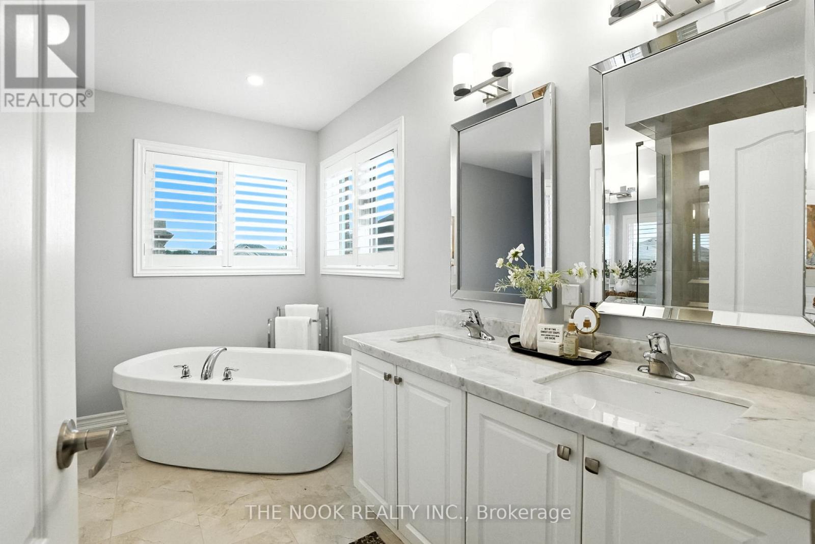 Photo 24 of 207 Crombie Street, Clarington ON