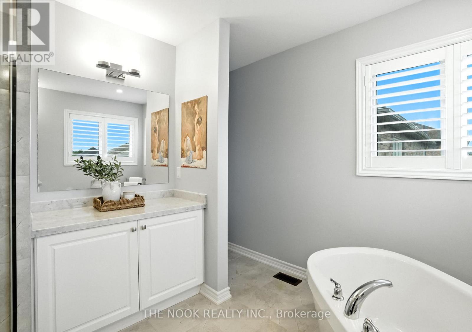 Photo 25 of 207 Crombie Street, Clarington ON