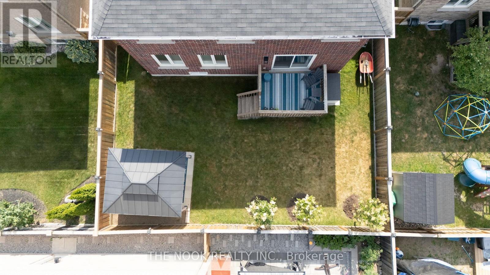 Photo 3 of 207 Crombie Street, Clarington ON