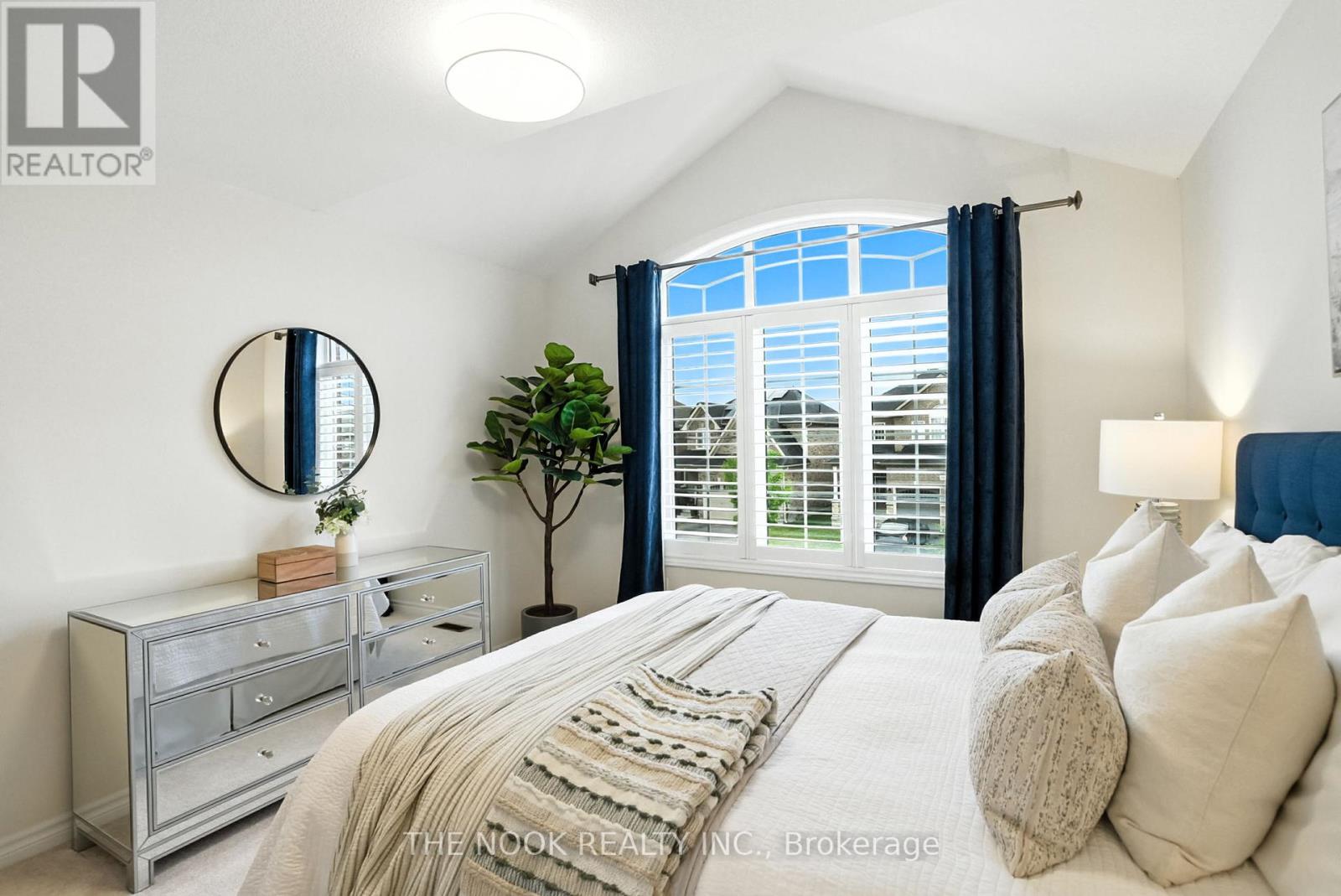 Photo 31 of 207 Crombie Street, Clarington ON