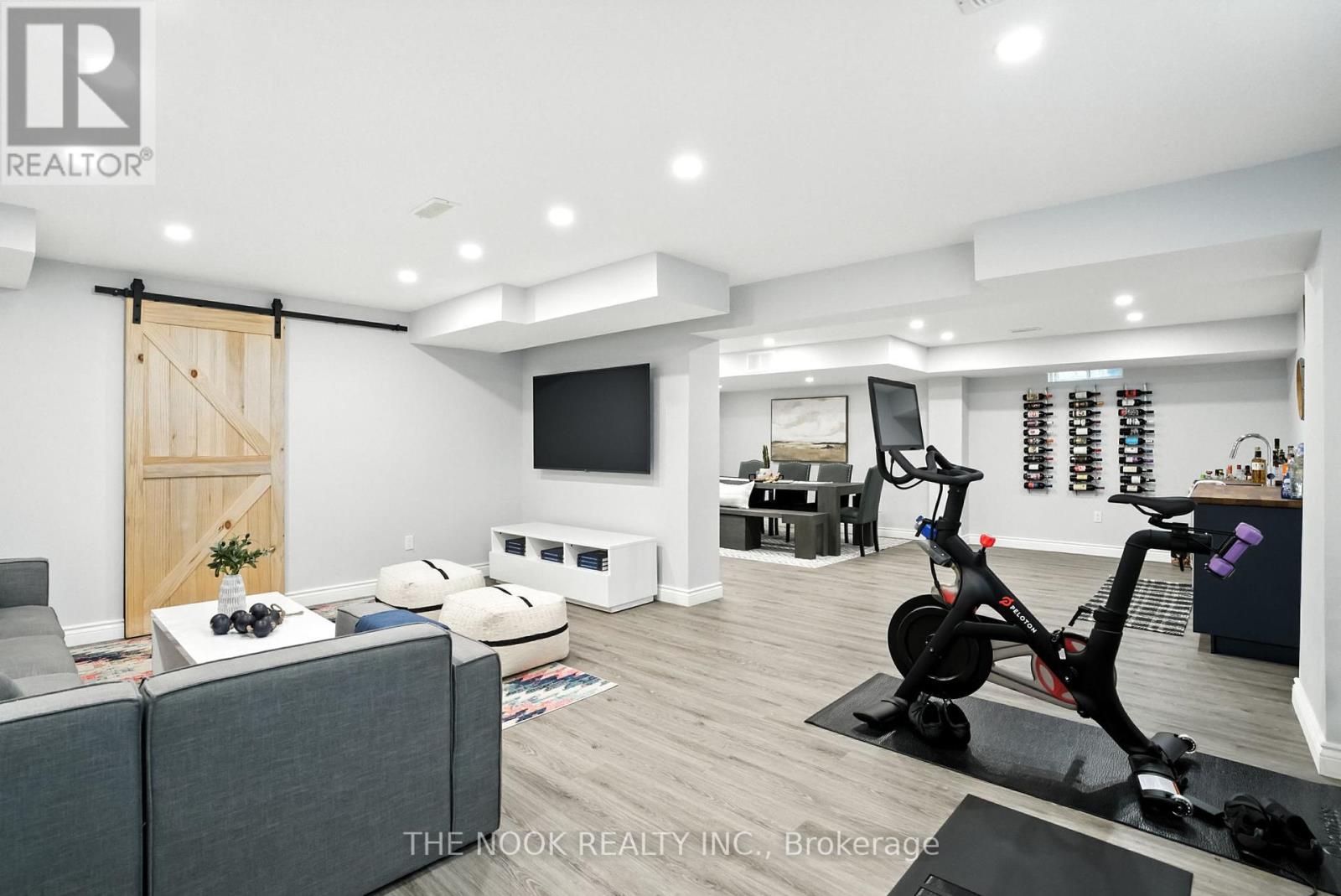 Photo 40 of 207 Crombie Street, Clarington ON