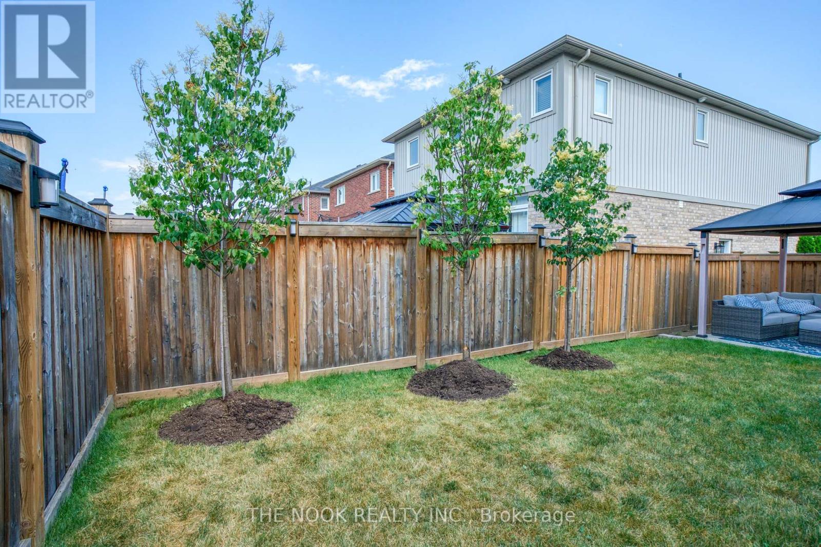 Photo 46 of 207 Crombie Street, Clarington ON